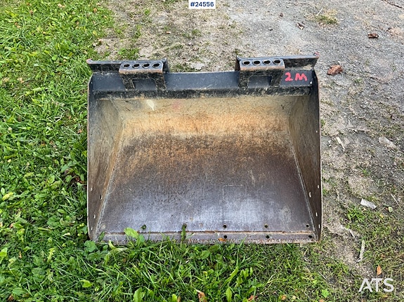 Bobcat S70 kompaktlaster med kost, skuffe og pallegafler 22 of 24