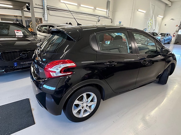 Peugeot 208 6 of 30
