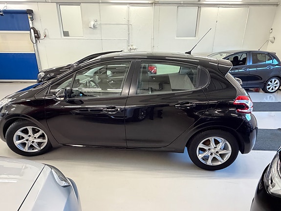 Peugeot 208 10 of 30