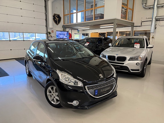 Peugeot 208 2 of 30