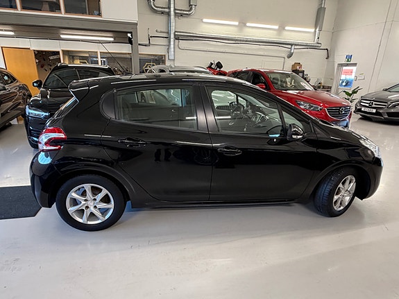 Peugeot 208 5 of 30