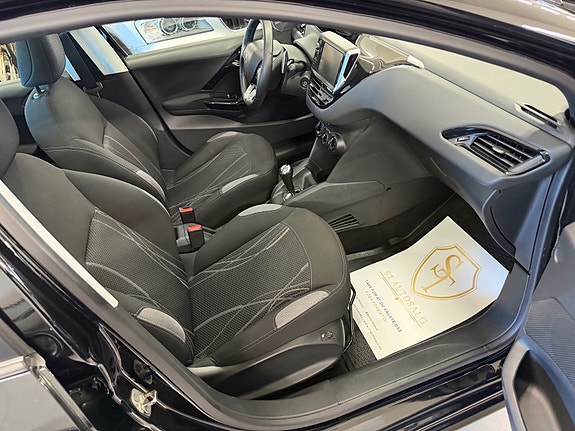 Peugeot 208 20 of 30