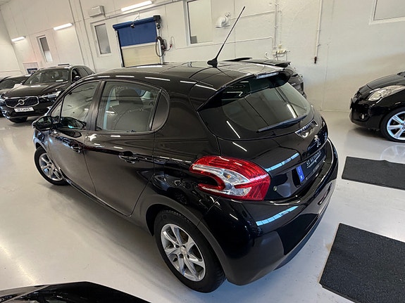 Peugeot 208 9 of 30