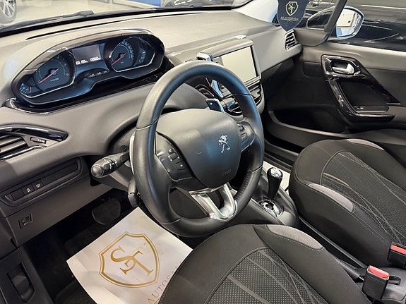 Peugeot 208 22 of 30