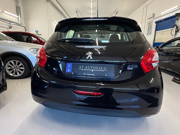 Peugeot 208 7 of 30