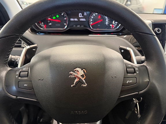 Peugeot 208 24 of 30