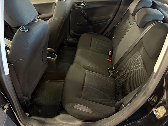 Peugeot 208 16 of 30