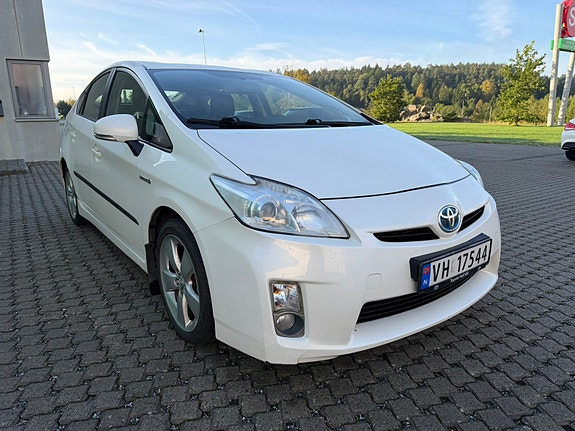 Toyota Prius 6 of 30