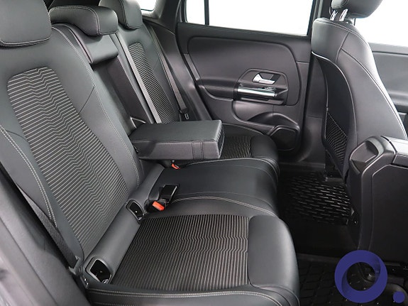 Mercedes-Benz EQA300 25 of 29