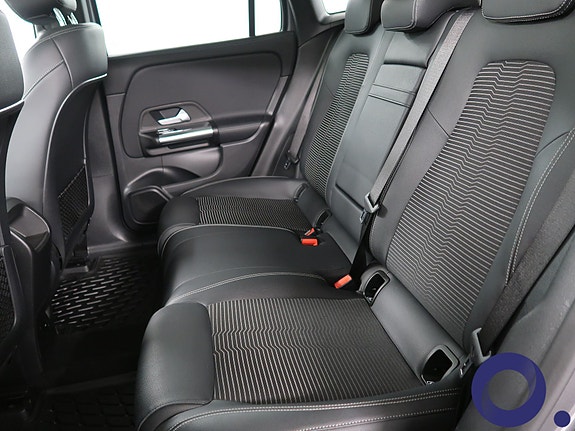 Mercedes-Benz EQA300 23 of 29