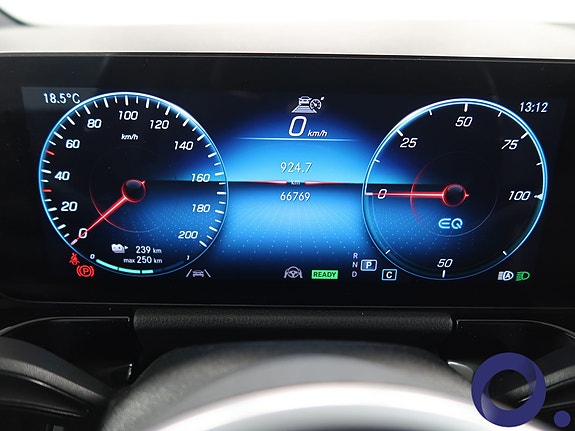 Mercedes-Benz EQA300 16 of 29