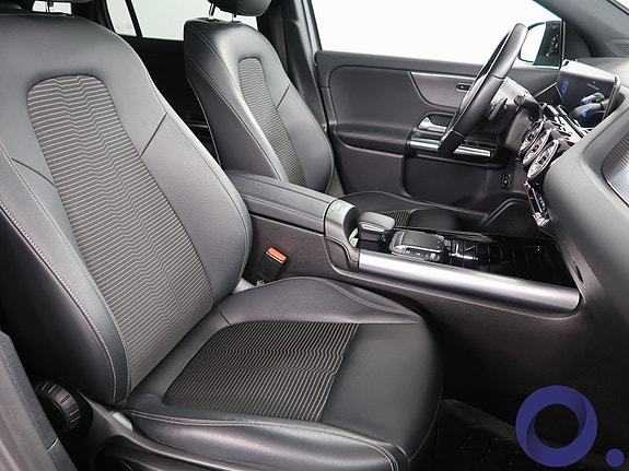 Mercedes-Benz EQA300 24 of 29