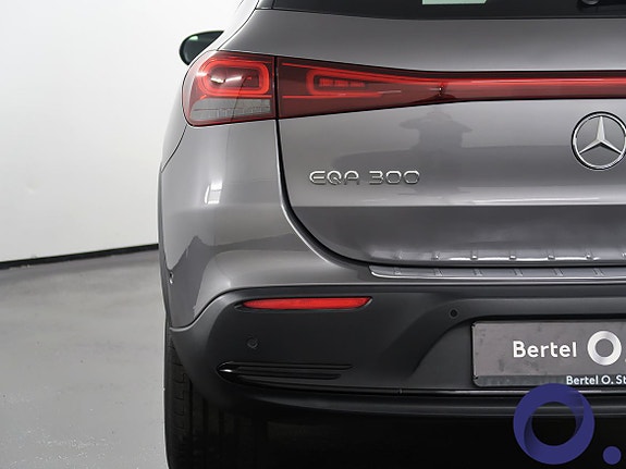 Mercedes-Benz EQA300 9 of 29