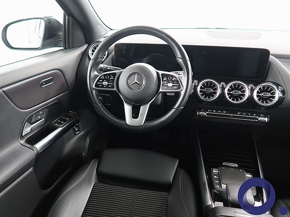 Mercedes-Benz EQA300 12 of 29