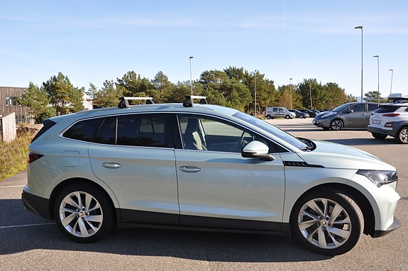 Skoda Enyaq 2 of 17