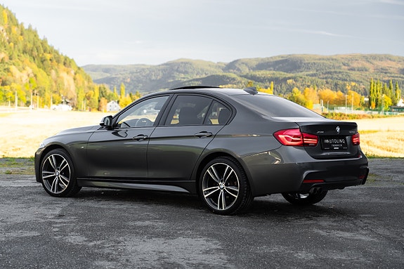 BMW 320i 5 of 26