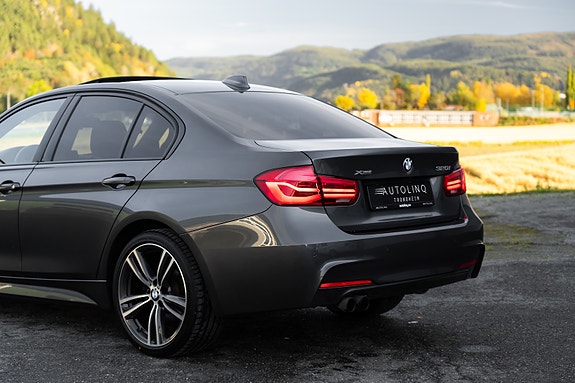 BMW 320i 6 of 26