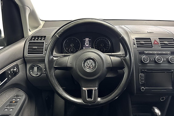 Volkswagen Touran 16 of 25