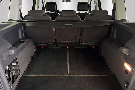 Volkswagen Touran 25 of 25
