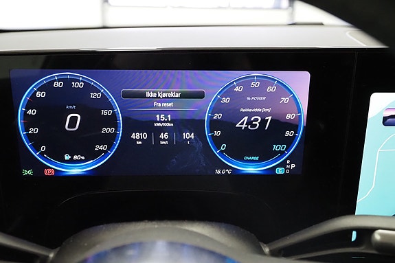 Mercedes-Benz CLA350 15 of 21