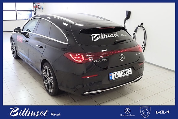Mercedes-Benz CLA350 2 of 21