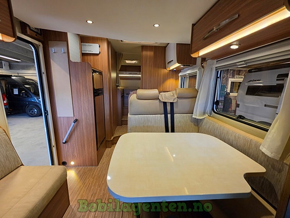 Carado T447 / Lav km / Enkle senger / Senkeseng / Stor garasje / Stort anlegg!  +++ 15 of 30