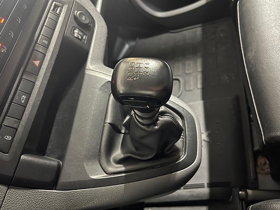 Peugeot Expert 19 of 23