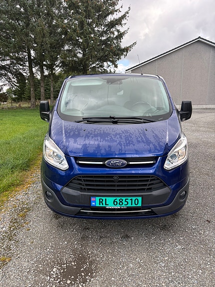 Ford Transit Custom 2 of 20