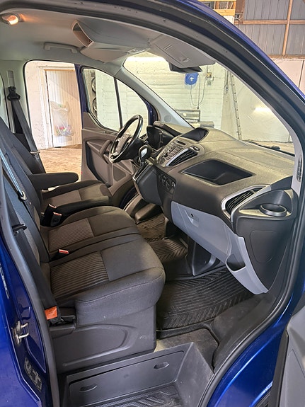 Ford Transit Custom 7 of 20