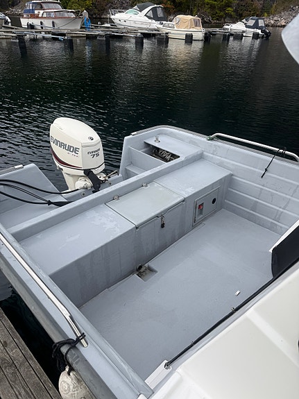 Meget fin arbeidsbåt/hummerfiske båt selges 9 of 15