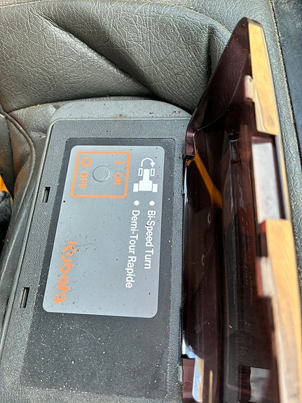 Kubota STV 40 11 of 30