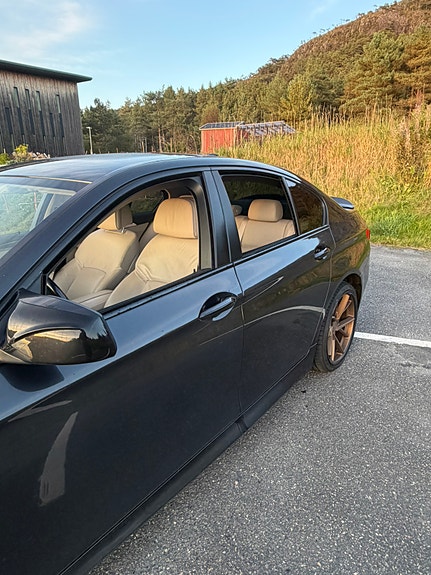 BMW 525d 8 of 13