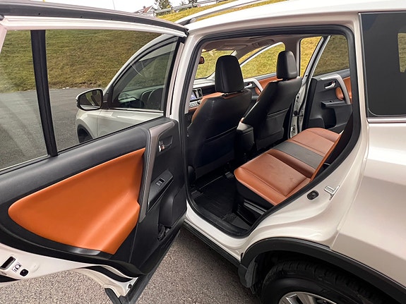Toyota RAV4 22 of 23