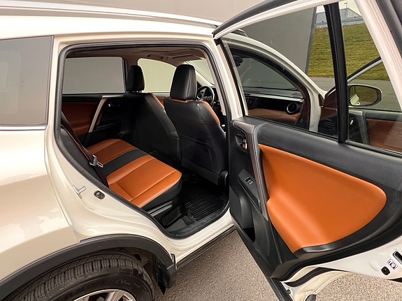 Toyota RAV4 20 of 23