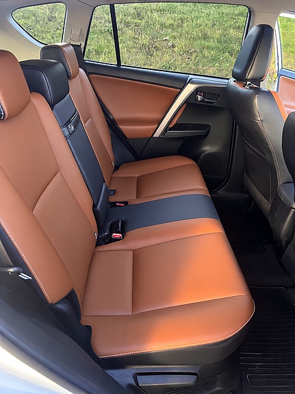 Toyota RAV4 21 of 23