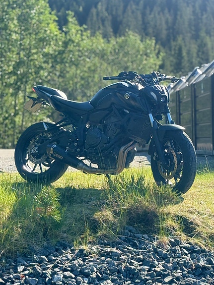 Yamaha MT-07 4 of 5