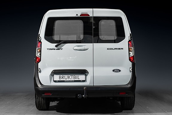 Ford Transit Courier 4 of 27