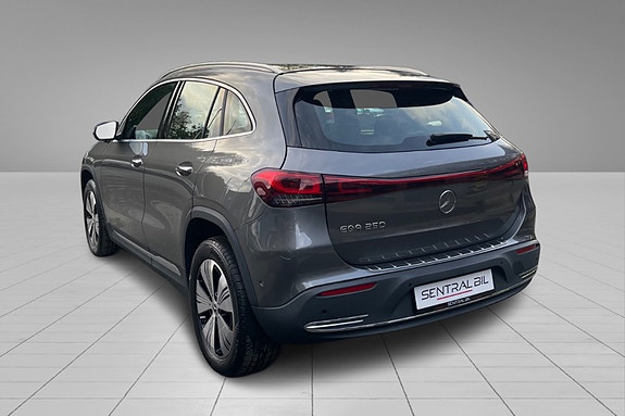 Mercedes-Benz EQA250 8 of 30