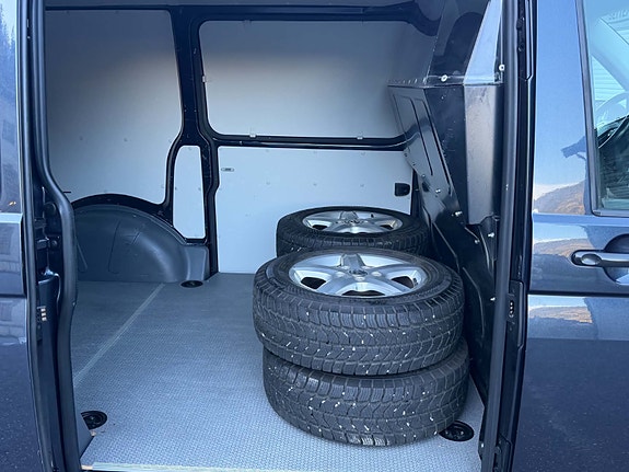 Volkswagen Transporter 26 of 28