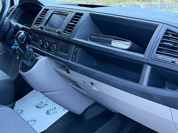 Volkswagen Transporter 13 of 28