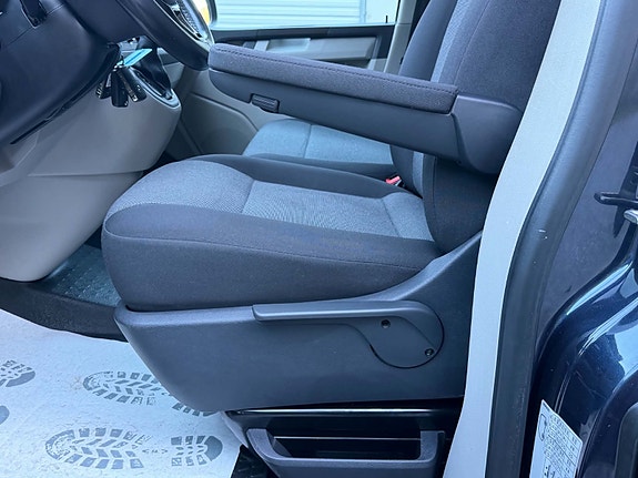 Volkswagen Transporter 22 of 28