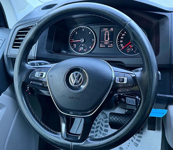 Volkswagen Transporter 12 of 28