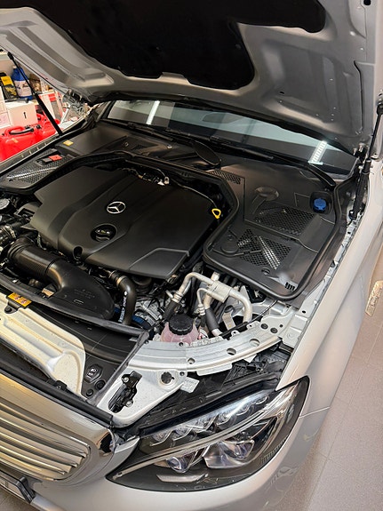 Mercedes-Benz C250 d 27 of 30