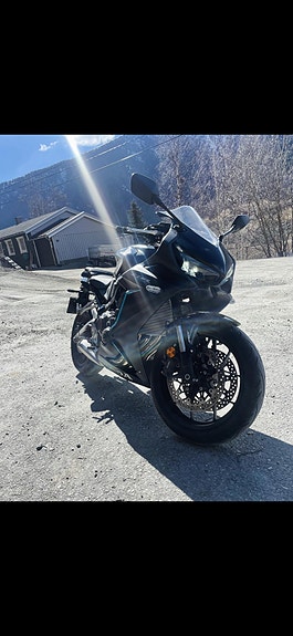 Honda CBR 650 R 2 of 9