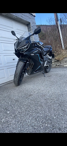 Honda CBR 650 R 4 of 9