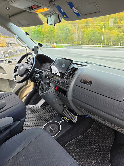 Volkswagen Transporter 15 of 30