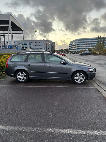 Volvo V50 3 of 13