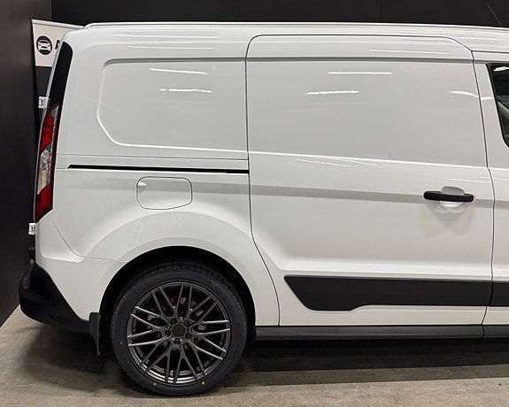 Ford Transit Connect 5 of 21