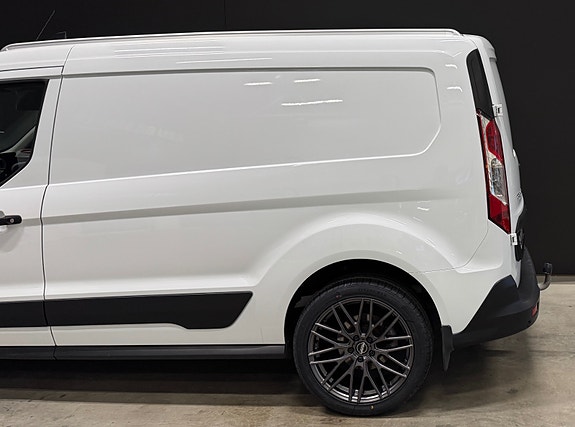 Ford Transit Connect 8 of 21