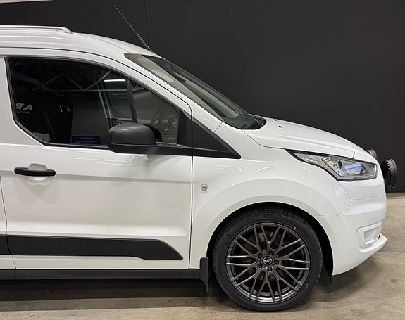 Ford Transit Connect 4 of 21